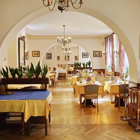 Logis Restaurant Remotel 호텔 크뉘탕즈