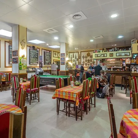 Logis Restaurant Remotel 호텔 크뉘탕즈