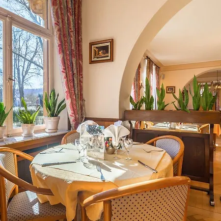 Logis Restaurant Remotel 3* 크뉘탕즈