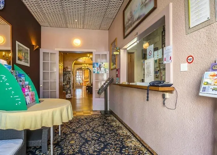 Hotel Logis Restaurant Remotel 3*